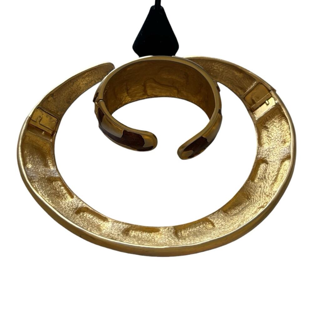 Giraffe Pattern gold-plated and enamel choker, cuff, and clip earring set 80s - Picture 3 of 6